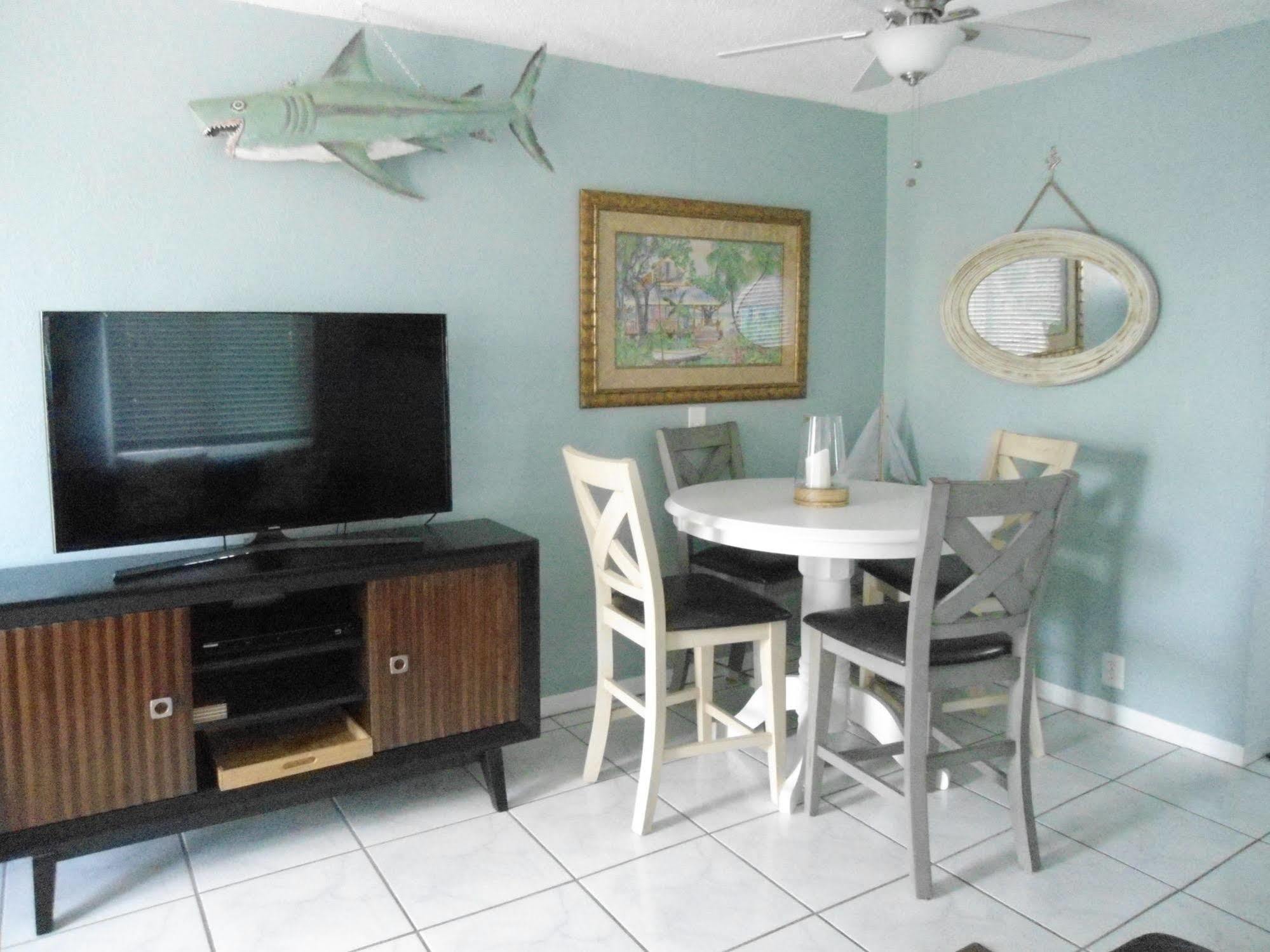 Malyn Resort St. Pete Beach Exterior photo