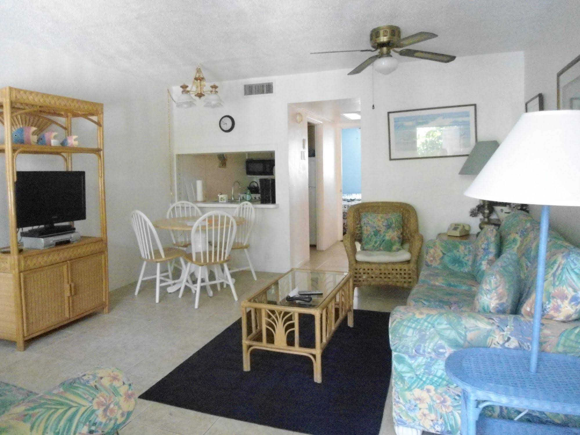Malyn Resort St. Pete Beach Exterior photo