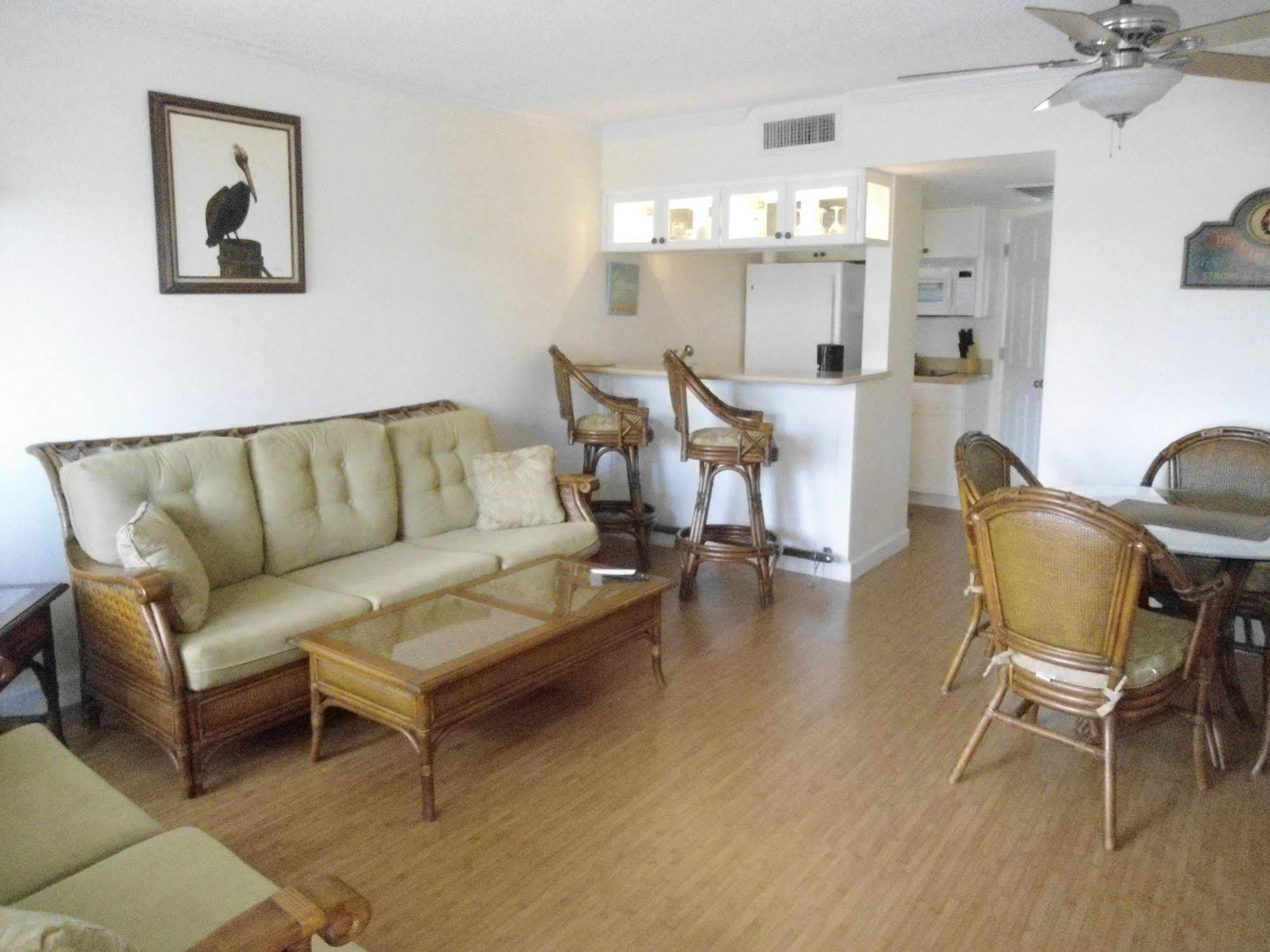 Malyn Resort St. Pete Beach Exterior photo